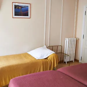 Maillot Hotel Neuilly-sur-Seine